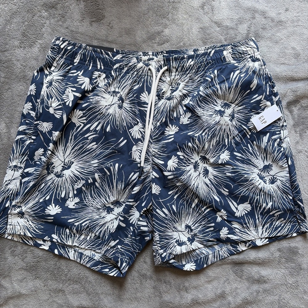 GAP Men's Blue White Flowers 6" Swim Shorts Size Large - NWT